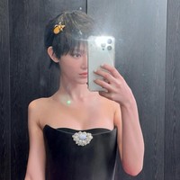 Danielle menghiasi majalah Vogue edisi terbaru dengan transformasi rambut dramatis. Penyanyi 19 tahun ini mengubah drastis rambutnya jadi pixie bob. Foto: Instagram/@jeanzforfree