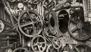 Di Dalam Kapal Selam Ub-110 Jerman (Ruang Kontrol). C. 1918 Foto: Boredpanda