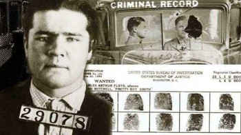 Pada Tahun 1930-An, Seorang Perampok Bank Bernama Pretty Boy Floyd Dikenal Karena Menghancurkan Kertas Hipotek Pada Perampokan, Membebaskan Ratusan Orang Dari Hutang Properti Foto: Boredpanda