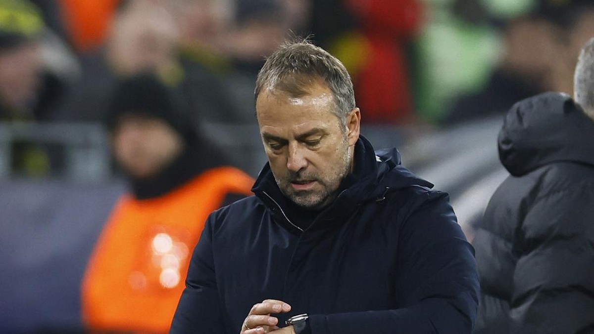 Hansi Flick ternyata lebih buruk dari Xavi Hernandez (REUTERS/Wolfgang Rattay)