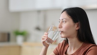 5 Tips Makan dan Minum yang Tepat agar Puasa Bebas Khawatir Bau Mulut