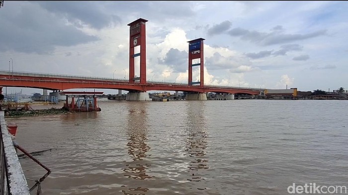 Jembatan Ampera akan ditutup saat malam Tahun Baru