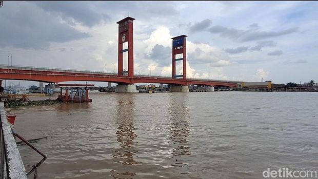 Jembatan Ampera akan ditutup saat malam Tahun Baru Jembatan Ampera akan ditutup saat malam Tahun Baru