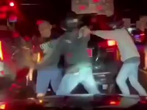 Detik-detik Kajari Kediri Dikeroyok hingga Letuskan Tembakan ke Udara