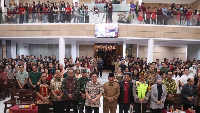 Kapolres dan Forkopimda mengecek keamanan Natal 2024 di Bojonegoro.