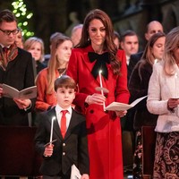 Dalam pesannya untuk Natal tahun ini, Kate mengatakan bahwa momen perayaan kelahiran Yesus Kristus tak sekadar waktu untuk bertukar kado, memasang dekorasi berkilauan, dan menikmati hidangan yang lezat. “Tetapi juga saat untuk melambat sejenak dan merenungkan hal-hal mendalam yang menghubungkan kita semua,” katanya seperti dikutip Daily Mail. (Foto: Pool Photo via AP)