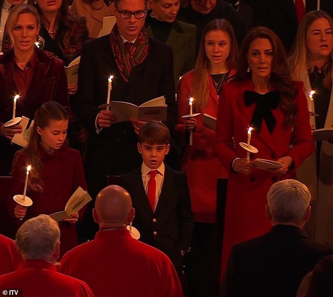 Sesekali kamera menyorot ekspresi wajah Kate yang tampak haru dengan mata yang berkaca-kaca. (Foto: Dok. ITV)