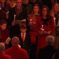 Sesekali kamera menyorot ekspresi wajah Kate yang tampak haru dengan mata yang berkaca-kaca. (Foto: Dok. ITV)