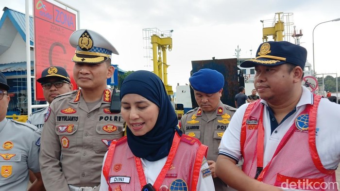 Kepala BPTD Kelas II Kepulauan Riau, Dini Kusumahati Damarintan saat memberikan keterangan. (Alamudin Hamapu/detikSumut)