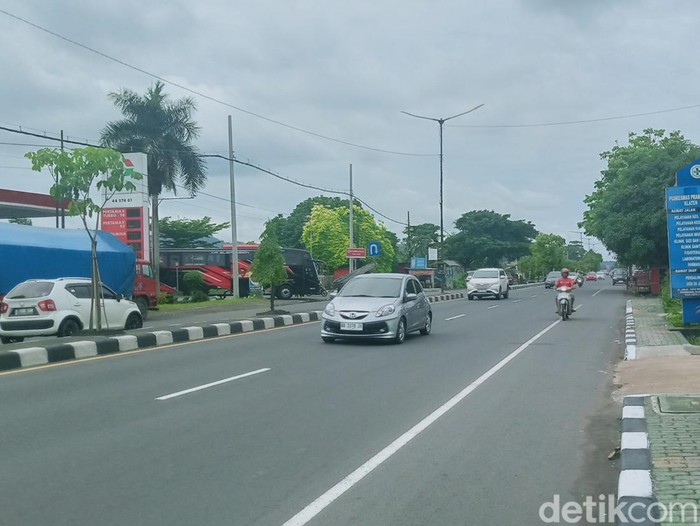 Lokasi balap liar viral di jalan Jogja-Solo Desa Kemudo, Kecamatan Prambanan, Klaten. Dipotret Rabu (25/12/2024).