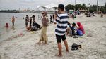 Menikmati Libur Natal di Pantai Ancol