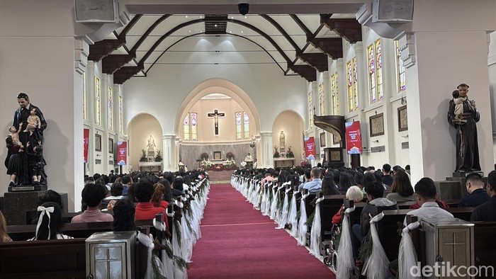 Misa Natal 2024 di Katedral Surabaya.