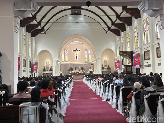 Misa Natal 2024 di Katedral Surabaya.