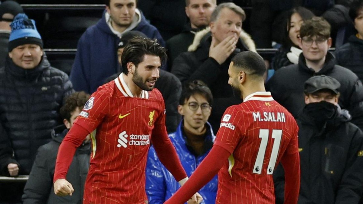 Mohamed Salah selalu bawel ke rekan-rekannya di lapangan (Action Images via Reuters/John Sibley)