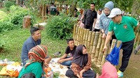 Cak Imin berkeliling mengitari Ragunan menyapa para pengunjung yang ada.