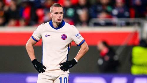 28 November 2024, Baden-Württemberg, Heidenheim: Soccer: UEFA Europa Conference League, 1. FC Heidenheim - FC Chelsea, preliminary round, matchday 4, Voith-Arena. Chelseas Mykhaylo Mudryk reacts during the match. Photo: Tom Weller/dpa (Photo by Tom Weller/picture alliance via Getty Images)