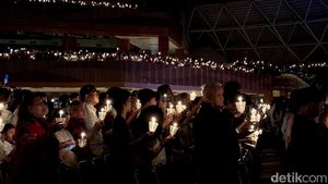 Momen Misa Natal di Gereja Bethany Surabaya
