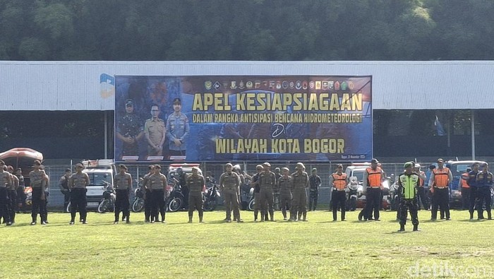 Pemkot Bogor bersama TNI/Polri gelar apel dan simulasi penanganan bencana. (Sholihin/detikcom)