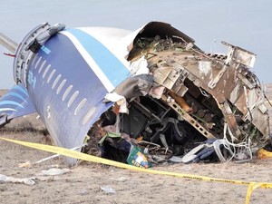 Ada Korban Selamat dalam Insiden Pesawat Azerbaijan Jatuh-Terbakar