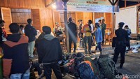 Para pendaki dari beberapa kota itu berhasil selamat dan sampai di pos pendakian Desa Sumberwringin secara bertahap sekitar pukul 17.00 WIB.