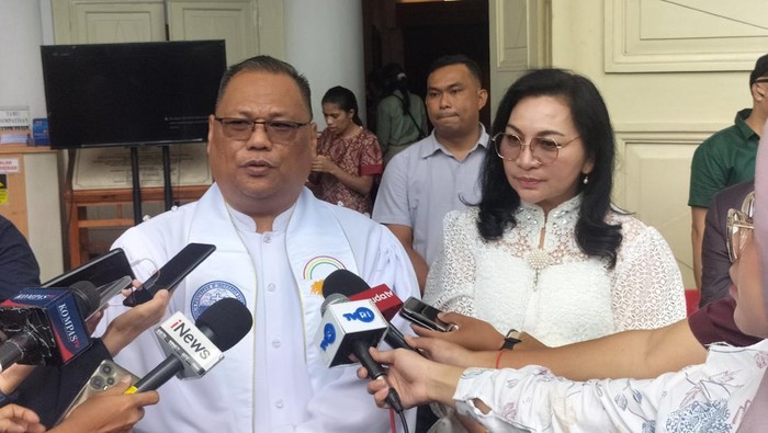 Pendeta GPIB Immanuel Jakarta  Abraham Ruben Persang.