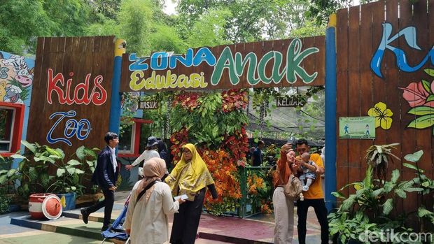 Pengunjung KBS pada libur Natal 2024.