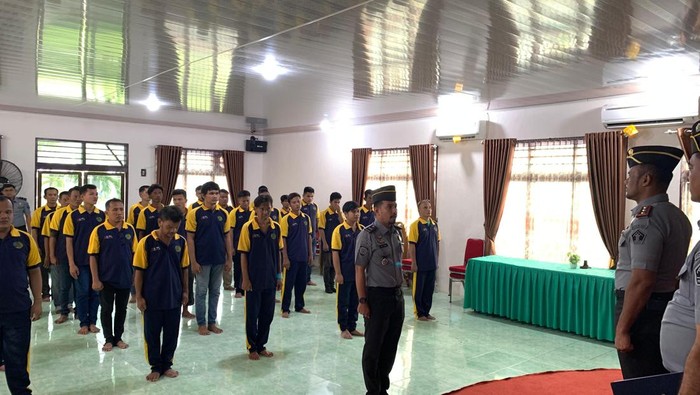 Penyerahan remisi Natal kepada warga binaan di Lapas Tanjungbalai Asahan. (dok. Istimewa)