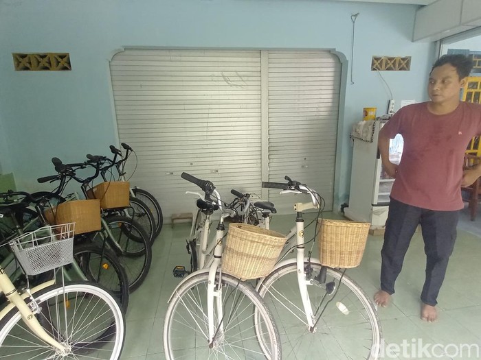 Persewaan city bike di JJLS Sanden, Kabupaten Bantul, Rabu (25/12/2024).