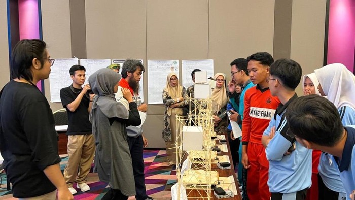 PT Pertamina Hulu Rokan (PHR) bersama mitra pelaksana SEAMEO Regional Centre for  QITEP in Science (SEAQIS) mengumumkan pemenang kompetisi bidang Sains, Teknologi, Engineering, dan Matematika (STEM), di Pekanbaru. (Foto:Istimewa)
