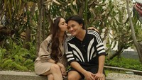 Pasangan ini juga diketahui sudah menggelar akad nikah ulang demi mencatatkan dan mengesahkan pernikahan mereka secara negara pada 27 Desember 2024. Foto: Instagram@rizkyfbian