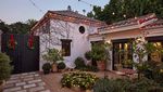 Menengok Mewahnya Dekorasi Natal di Rumah Vintage Kendall Jenner