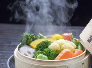 Sayuran Kukus Vs Rebus, Mana yang Lebih Sehat?