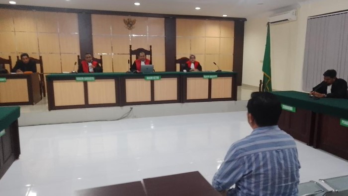 Sidang putusan Cabup Mamuju Tengah Haris Halim.