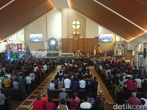 Ribuan Umat Katolik Rayakan Natal 2024 di Gereja Santo Yoseph Palembang