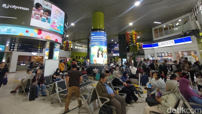 Suasana Stasiun Gambir di Hari Natal 2024 (Dwi R/detikcom)