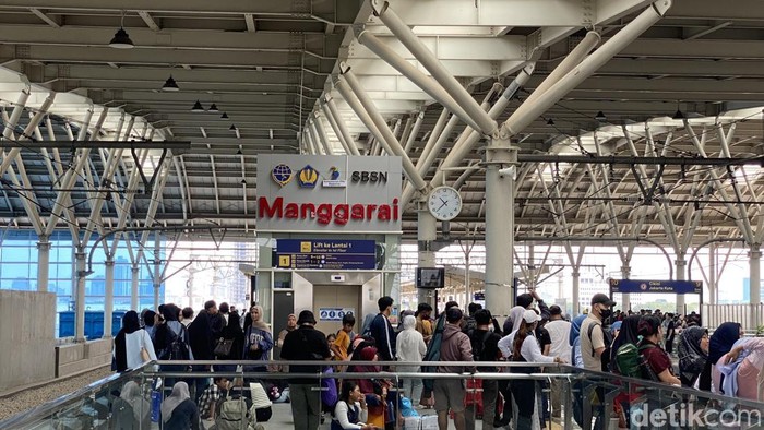 Suasana Stasiun Manggarai di hari Libur Natal. (Devi/detikcom)