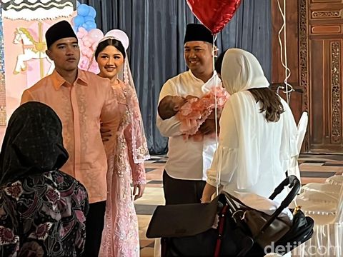 Suasana tasyakur akikah putri pertama Kaesang Pangarep dan Erina Gudono, Bebingah Sang Tansahayu, di Graha Saba Buana, Solo, Rabu (25/12/2024).