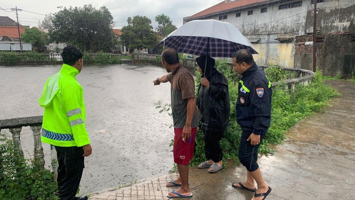 Telaga di Lamongan tempat pelajar tenggelam saat bermain bersama teman-temannya.