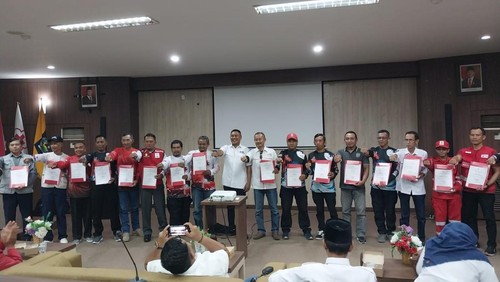 21 Relawan PMI NTB yang sempat membantu evakuasi tsunami Aceh diberikan penghargaan di Mataram, Kamis (26/11/2024). (Humas PMI NTB)