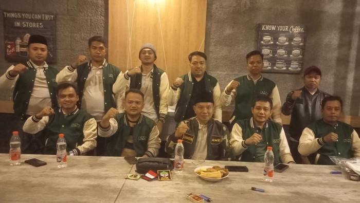 AMK PPP Jatim yang meminta Mardiono tidak lagi mencalonkan diri sebagai Ketum PPP.