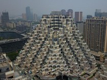 Terinspirasi dari Sawah, Apartemen Viral di China Ini Malah Mirip Piramida