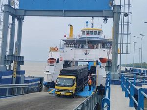 Natal Jadi Puncak Arus Mudik Nataru di Pelabuhan Tanjung Api-api Palembang