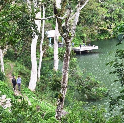 Danau Rana Mese di Desa Golo Loni, Manggarai Timur, NTT. (Foto: jadesta.kemenparekraf.go.id)
