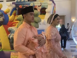 7 Foto Tasyakuran Akikah Bebingah Putri Kaesang-Erina Gudono, Digelar Meriah