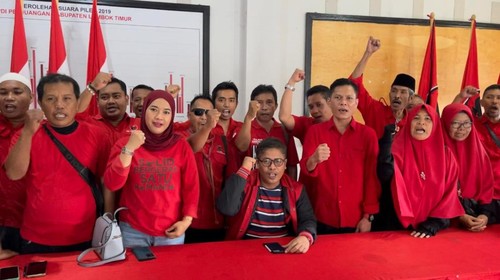 Jajaran pengurus PDI Perjuangan Lombok Timur mendukung Megawati Soekarnoputri kembali menjadi ketua umum dan akan membawanya saat Kongres PDIP 2025. (Foto: Dok. Istimewa)