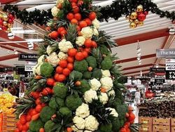 Kumpulan Potret Kreatif Pohon Natal Antimainstream