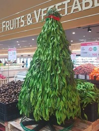 Kumpulan Potret Kreatif Pohon Natal Antimainstream