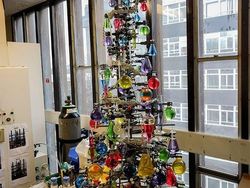 Kumpulan Potret Kreatif Pohon Natal Antimainstream