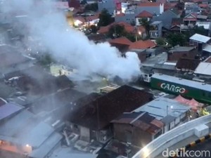Lokomotif Keluarkan Asap, KA Wijayakusuma Alami Keterlambatan Perjalanan