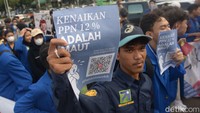 Kebijakan tersebut dinilai akan memicu lonjakan harga barang dan jasa yang memberatkan masyarakat berpenghasilan menengah ke bawah.